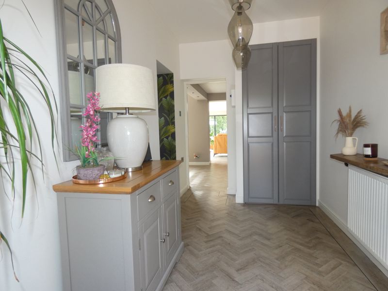 Entrance Porch/Hallway- click for photo gallery